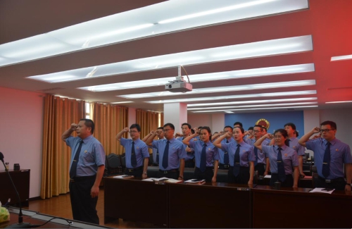 ”七一“重温入党誓词